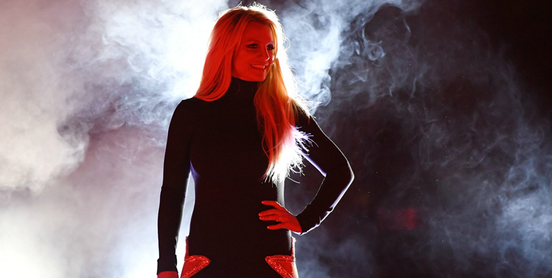 Britney Spears är den bästsäljande kvinnliga artisten under 2000-talet. Det är kanske inte så konstigt att hon kallas för "drottningen av pop".