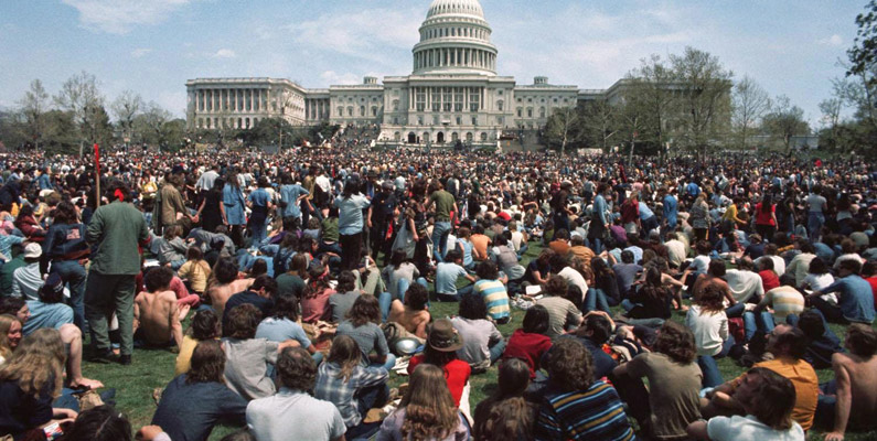 En halv miljon amerikanare ansluter i protest mot Vietnamkriget 1971…
