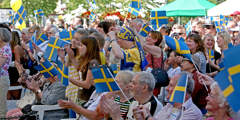 10 historiska händelser som hände 1982.
#4: Svenska flaggans dag blir Sveriges nationaldag.