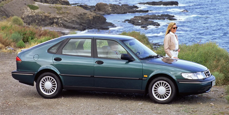 Den 22 juli 1993 presenterade Saab Automobile en ny generation av Saab 900. Den nya modellen, som ofta kallas "New Generation" eller NG Saab 900, var en viktig satsning för företaget i ett försök att förbättra sin konkurrenskraft och ekonomiska situation. Saab 900 var en av företagets mest ikoniska modeller, och introduktionen av en ny generation var en betydelsefull händelse för att försöka rädda företaget från ekonomiska svårigheter och potentiell nedläggning.