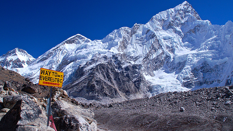 Nio av världens 10 högsta berg finns i Himalaya…