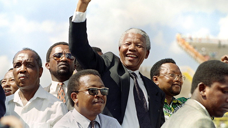 Nelson Mandela blir president i Sydafrika den 9 maj 1994…