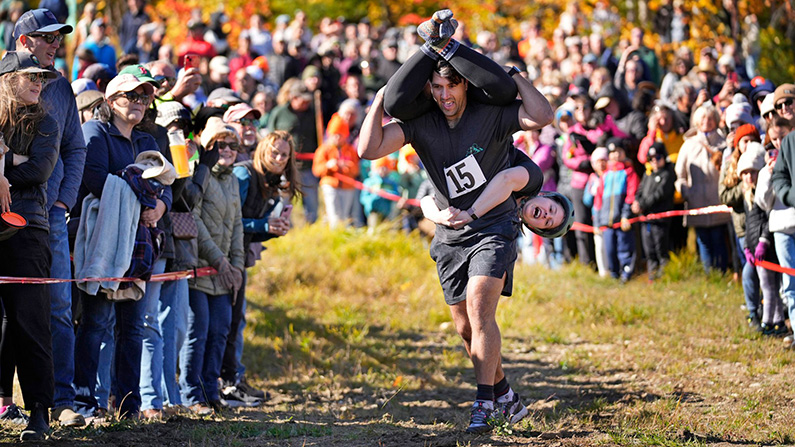 10 extremt ovanliga världsmästerskap du inte visste fanns
#1: Wife-Carrying Competition